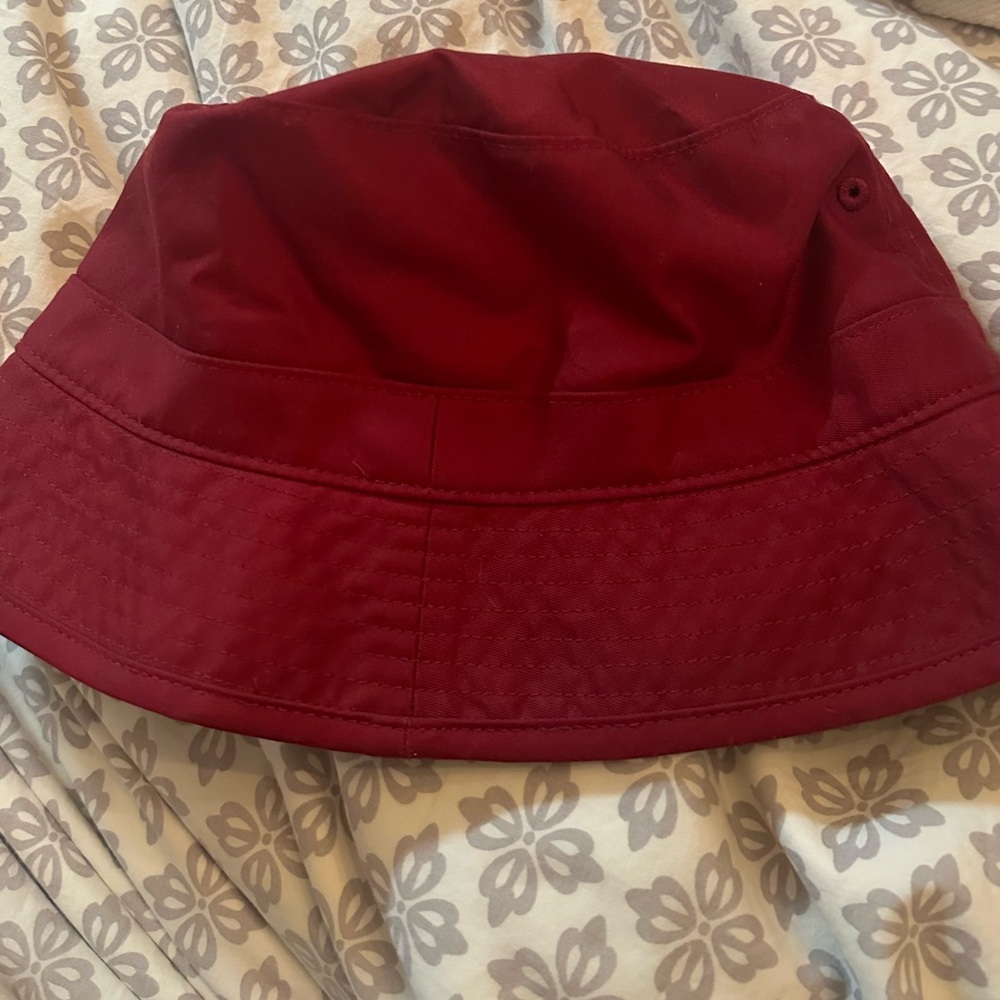 MEC red Bucket hat
